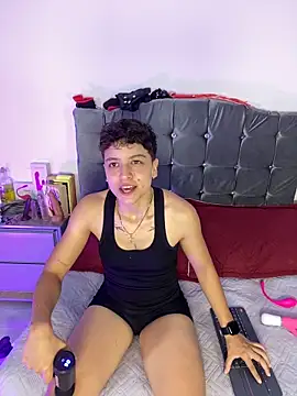 Antonella Cruz02 online show from May 21, 2026, 3:13 am