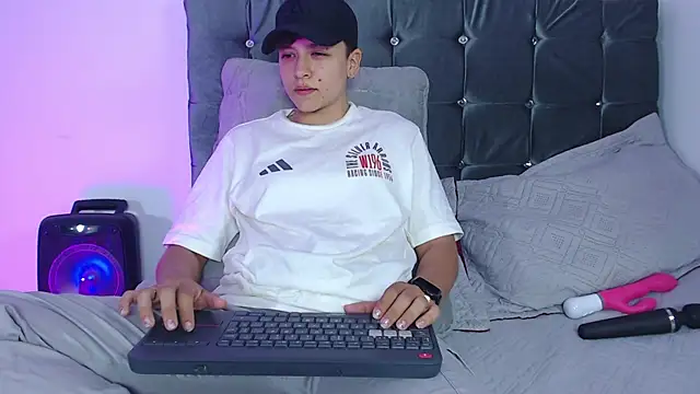 Snapshot of Antonella_Cruz02 chatting on July 29, 2026, 1:15 am Antonella Cruz02 online show from July 29, 2026, 1:15 am