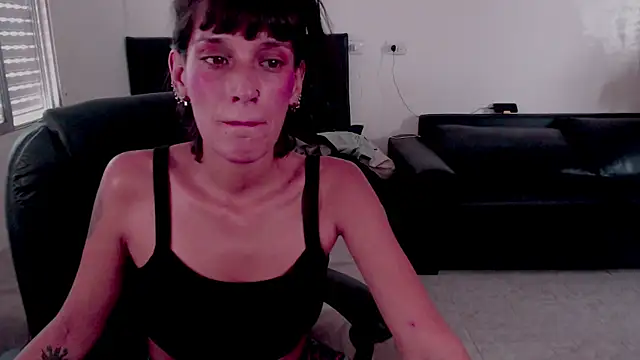 Sofii floyd  online show from October 21, 2025, 6:30 pm