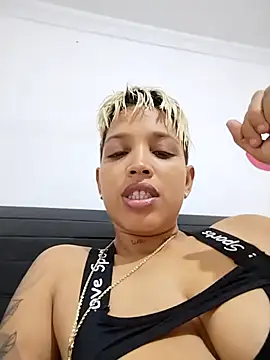 Snapshot of Dirty_Zoe chatting on October 19, 2025, 9:37 pm Dirty Zoe online show from October 19, 2025, 9:37 pm