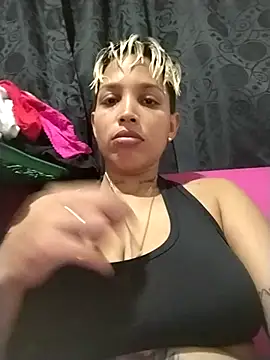 Snapshot of Dirty_Zoe chatting on October 28, 2025, 11:07 pm Dirty Zoe online show from October 28, 2025, 11:07 pm