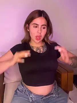 ValerieHilton online show from January 6, 2025, 11:52 pm