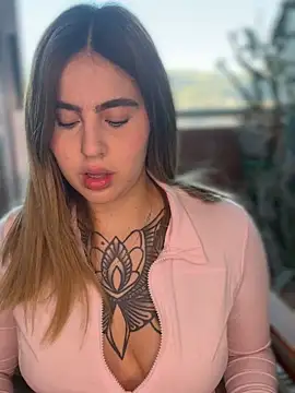 ValerieHilton online show from January 22, 2025, 10:15 pm