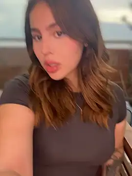 ValerieHilton online show from February 7, 2025, 9:58 pm