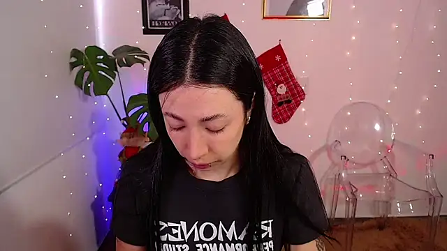 lilyy evanss online show from December 3, 2024, 9:34 pm