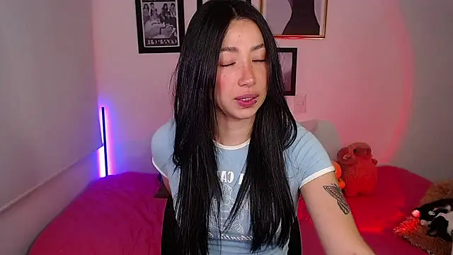 lilyy evanss online show from January 9, 2025, 3:26 am