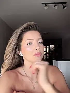 Snapshot of SonyaD_ chatting on December 16, 2024, 8:41 am SonyaD  online show from December 16, 2024, 8:41 am