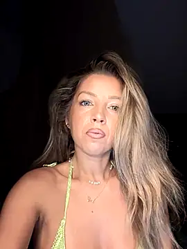 Snapshot of SonyaD_ chatting on September 24, 2025, 1:20 am SonyaD  online show from September 24, 2025, 1:20 am