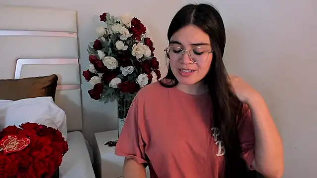 CamilaSofiia online show from February 18, 2025, 10:47 pm