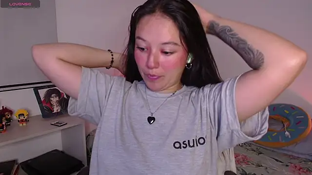 Lexie Thompson10 online show from October 12, 2025, 11:59 pm