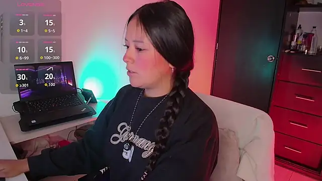 Snapshot of Lexie_Thompson10 chatting on July 16, 2026, 1:33 am Lexie Thompson10 online show from July 16, 2026, 1:33 am