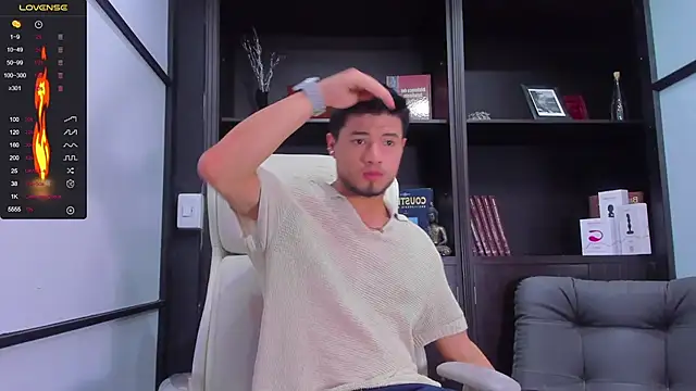 EdwardRoss  online show from February 10, 2025, 8:00 pm