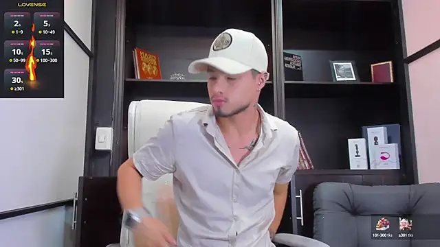 EdwardRoss  online show from March 3, 2025, 7:06 pm