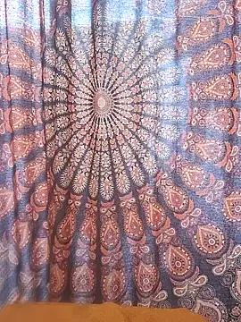 Snapshot of LYZBORNHD chatting on December 2, 2025, 8:37 pm LYZBORNHD online show from December 2, 2025, 8:37 pm