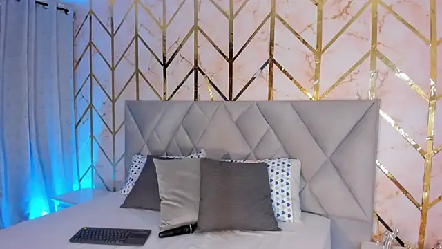 Snapshot of Arianabromw chatting on December 19, 2024, 7:07 pm Arianabromw online show from December 19, 2024, 7:07 pm