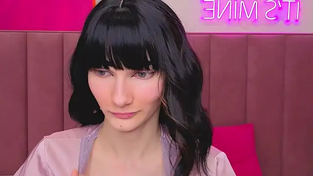 Snapshot of Lili_flowerr chatting on April 4, 2026, 10:57 am Lili flowerr online show from April 4, 2026, 10:57 am