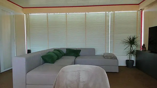 Sheandhim23 online show from March 20, 2025, 10:32 am