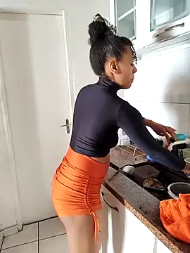 Julia Pretinha online show from October 22, 2025, 1:11 pm