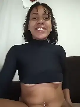 Julia Pretinha online show from December 18, 2025, 12:22 pm