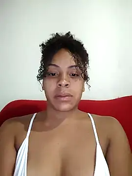 Julia Pretinha online show from May 1, 2026, 1:21 am