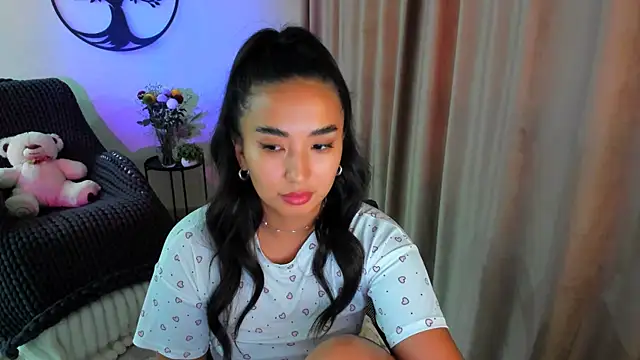 worldofkim online show from October 30, 2025, 11:55 am