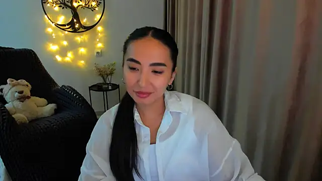 Snapshot of worldofkim chatting on February 8, 2026, 12:52 pm worldofkim online show from February 8, 2026, 12:52 pm