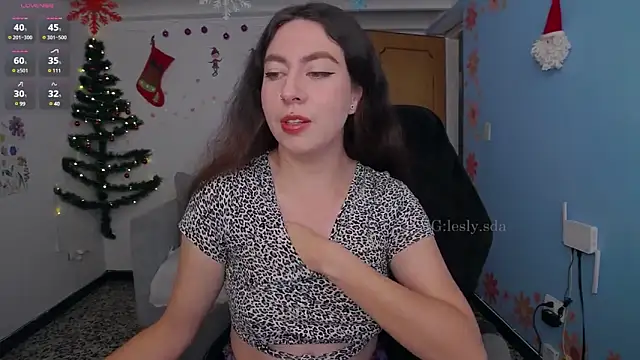 leslyyu online show from December 29, 2024, 3:13 pm