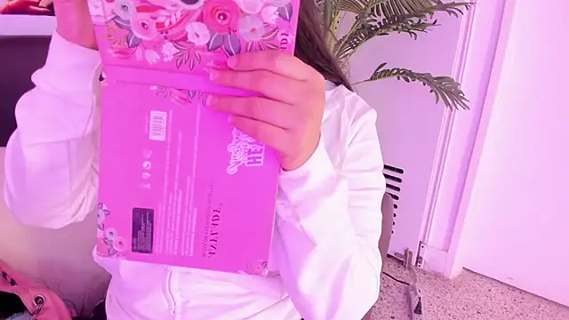 Snapshot of Miia_Thompsonn chatting on December 27, 2024, 3:09 am Miia Thompsonn online show from December 27, 2024, 3:09 am