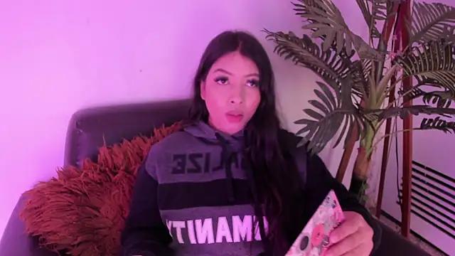 Snapshot of Miia_Thompsonn chatting on January 22, 2025, 3:09 am Miia Thompsonn online show from January 22, 2025, 3:09 am