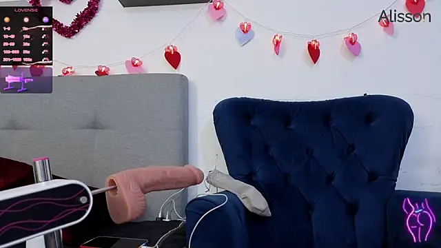 alissonandamy online show from September 18, 2025, 8:55 pm