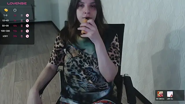 LisaHeart online show from April 15, 2026, 6:26 pm