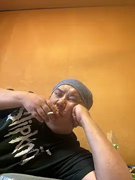 punk0805 online show from September 29, 2025, 6:18 am