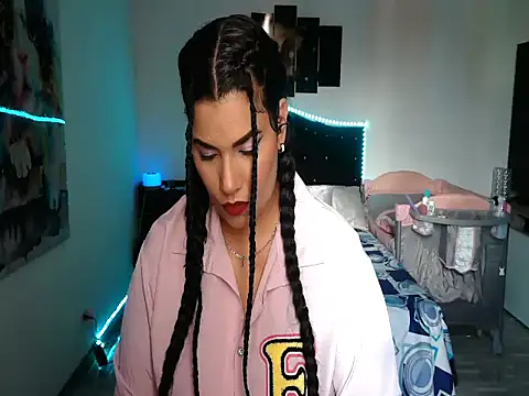 Snapshot of CarolinaRincon chatting on September 19, 2025, 6:52 pm CarolinaRincon online show from September 19, 2025, 6:52 pm