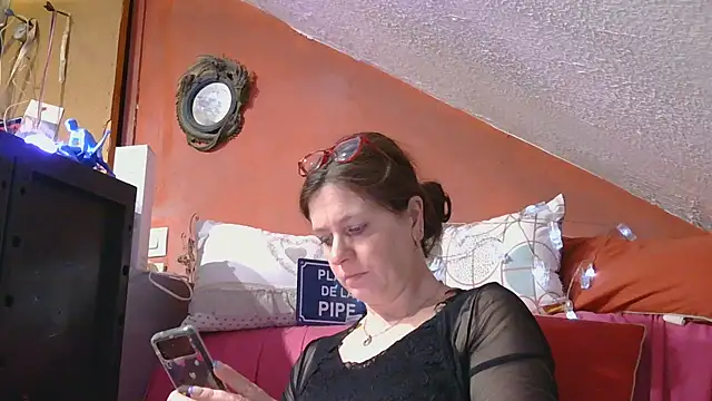 Snapshot of lanax chatting on March 19, 2025, 12:23 pm lanax online show from March 19, 2025, 12:23 pm