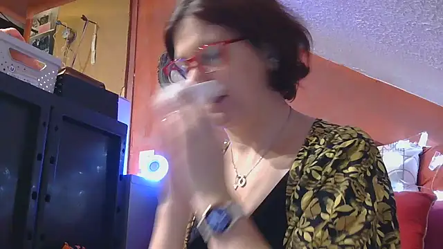 Snapshot of lanax chatting on November 13, 2025, 1:10 pm lanax online show from November 13, 2025, 1:10 pm