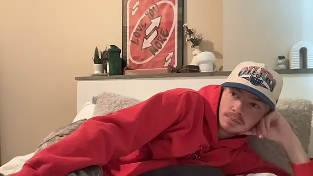 Snapshot of younghungginger chatting on December 21, 2024, 9:15 pm younghungginger online show from December 21, 2024, 9:15 pm