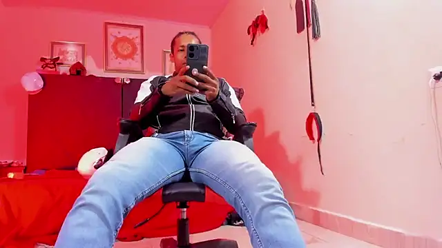 AlejoKhalifa  online show from February 1, 2026, 11:53 am