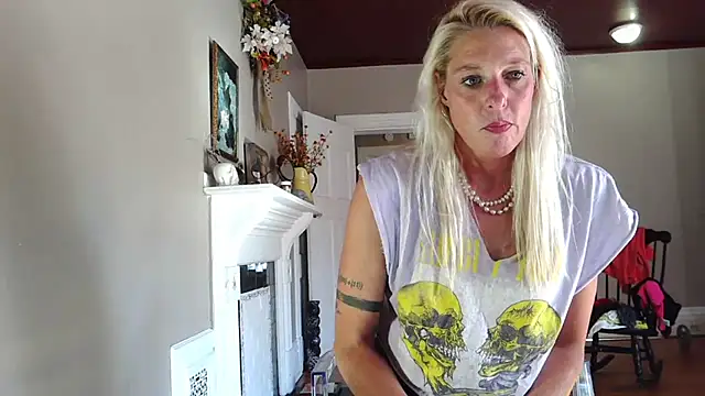 Glamazonx online show from September 15, 2025, 3:56 pm