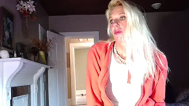 Glamazonx online show from September 18, 2025, 1:24 pm