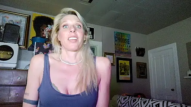 Glamazonx online show from February 20, 2026, 7:10 am