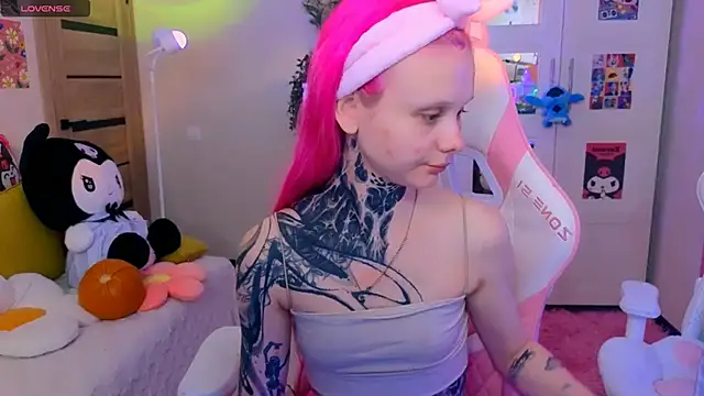 Britney Lynch online show from October 28, 2025, 3:25 pm