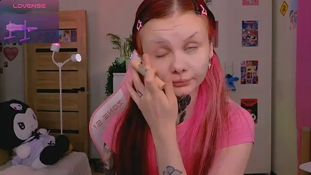 Britney Lynch online show from November 10, 2025, 7:57 pm