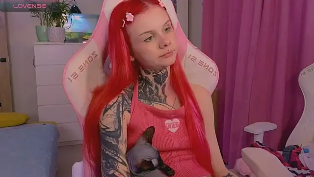 Britney Lynch online show from November 15, 2025, 6:33 am