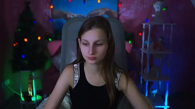 Snapshot of EllaHorton chatting on January 10, 2025, 12:47 pm EllaHorton online show from January 10, 2025, 12:47 pm