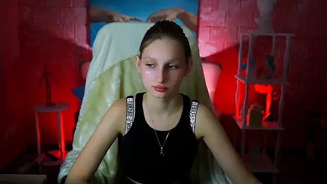 Snapshot of EllaHorton chatting on January 27, 2025, 9:44 am EllaHorton online show from January 27, 2025, 9:44 am