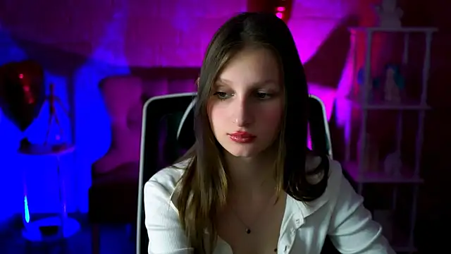 Snapshot of EllaHorton chatting on March 3, 2025, 6:22 pm EllaHorton online show from March 3, 2025, 6:22 pm