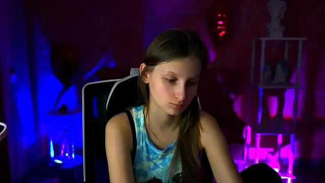 Snapshot of EllaHorton chatting on March 15, 2025, 7:09 am EllaHorton online show from March 15, 2025, 7:09 am