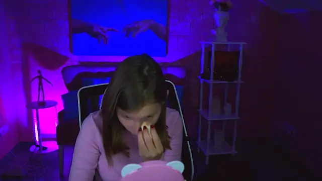 Snapshot of EllaHorton chatting on November 10, 2025, 8:35 am EllaHorton online show from November 10, 2025, 8:35 am