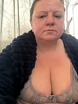 jusichka online show from April 12, 2026, 6:40 am