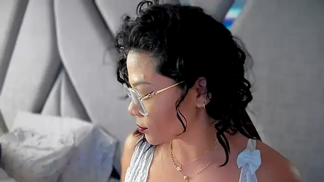 paula daniela1 online show from January 31, 2025, 8:54 pm